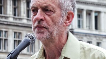 Ce soir, conférence de V. Reynouard : "Ma position sur la question juive" Jeremy_Corbyn_No_More_War_crop