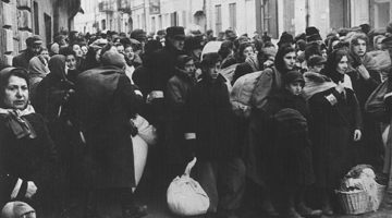 Pourquoi Hitler a-t-il déporté les Juifs ? Qu'étaient-ils devenus en 1945 ? (2/3) 201902272